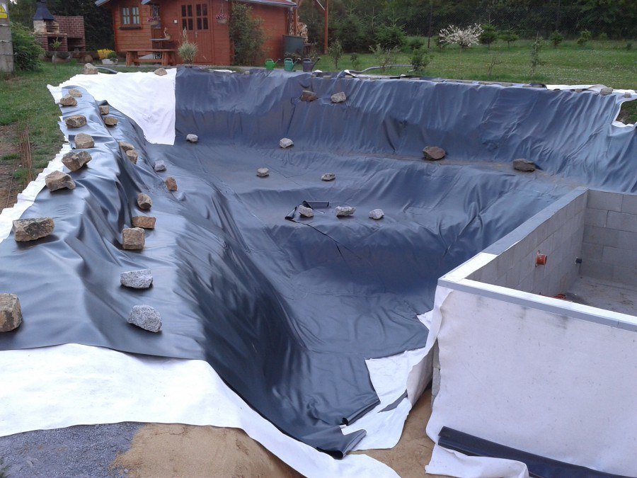 Realizace okrasného jezírka v Citicích