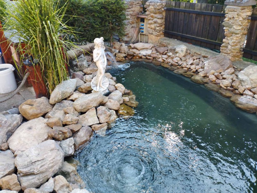 Kompletní rekonstrukce okrasného jezírka v Krásném Dvoře