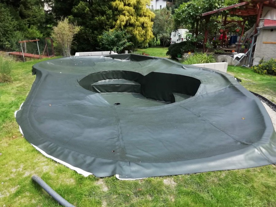 Fóliování koupacího jezírka v Děčíně