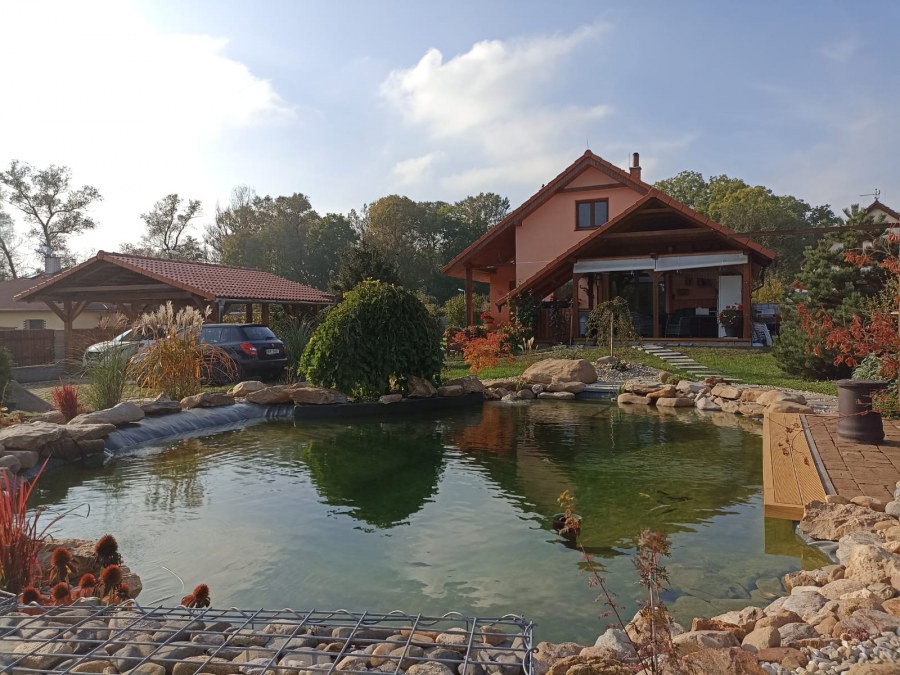 Stavba jezírka u Žatce