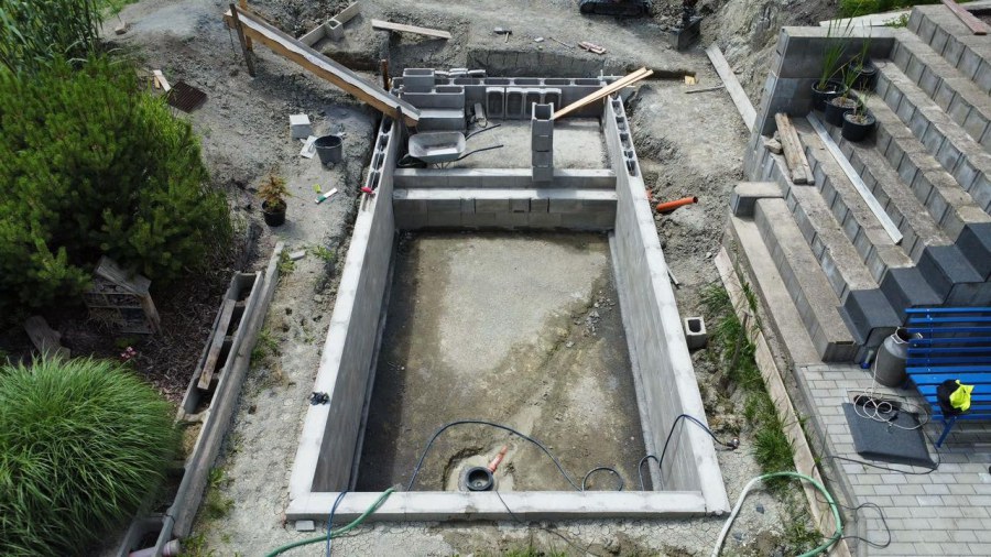 Realizace koupacího jezírka v Blšanech