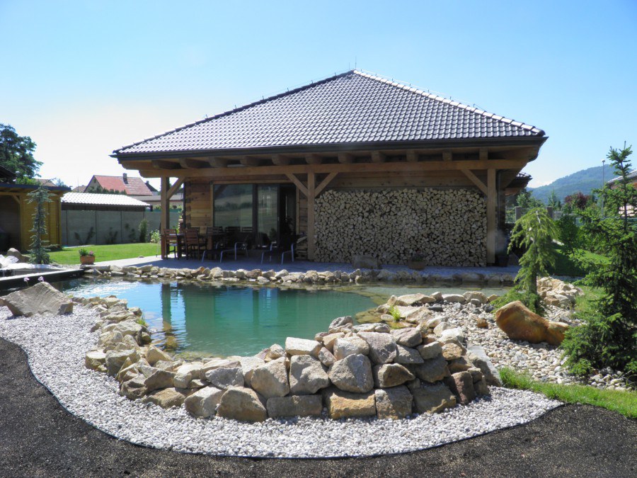 Stavba koupacího jezírka v Klášterci nad Ohří