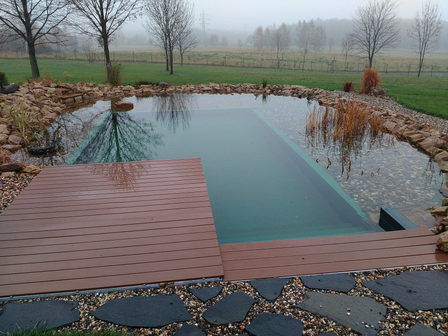 Stavba koupacího jezírka u Chabařovic