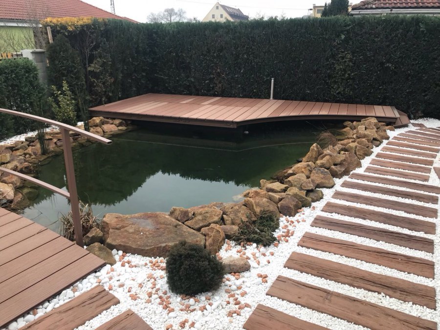 Okrasné jezírko v Mostě