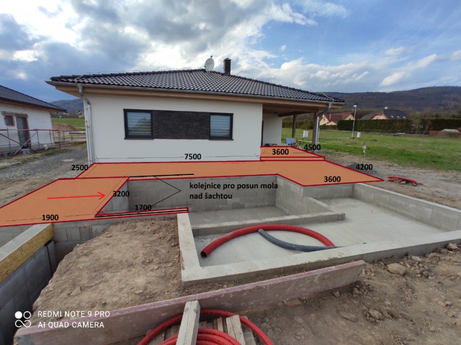 Stavba koupacího jezírka v Přestanově