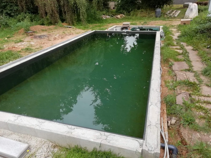 Koupací jezírko v Chebu.