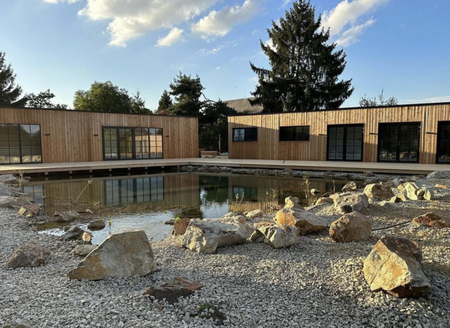 Stavba koupacího jezírka v Seleticích