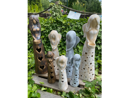 Anděl stojící střední (keramika)