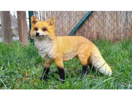 Liška stojící střední (polyston)