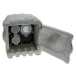 Zahradní sloupek v imitaci kamene (dvojnásobná zásuvka + časovač)