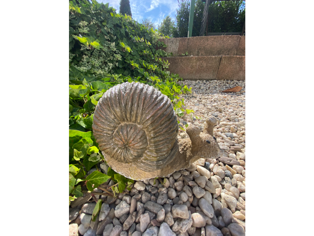 Šnek hnědo-zelený (polyston)