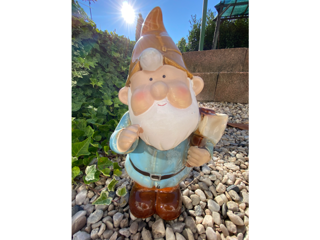 Trpaslík menší (keramika)