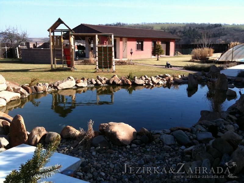 Výstavba jezírka cca 24m³ v Korozlukách