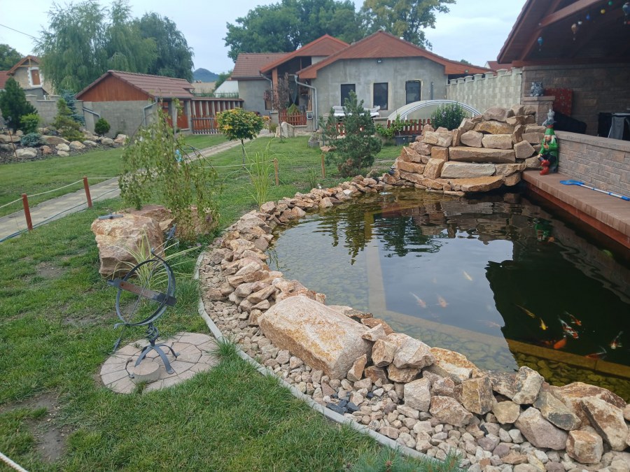 Stavba koupacího jezírka u Loun