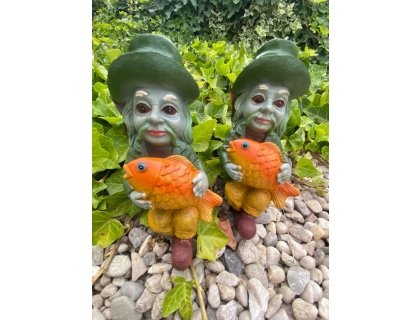 Vodník s kapříkem sedící malý (polyresin)